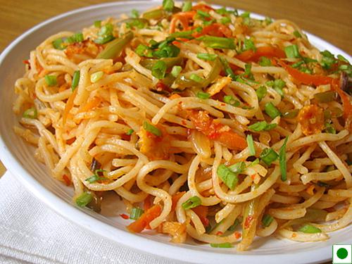 VEG SEZWAN NOODLES