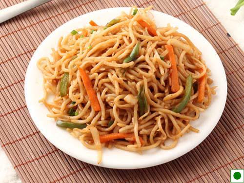 VEG SINGAPORE HAKKA NOODLES